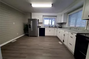 167 Draughn St, Mount Airy, NC 27030 - Photo 5