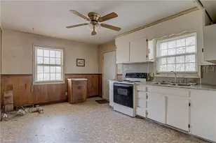 513 Ridgecrest Dr, High Point, NC 27262 - Photo 13