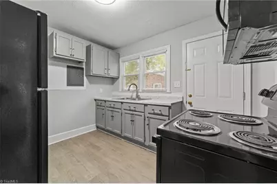 908 Lincoln Street, Greensboro, NC 27401 - Photo 11