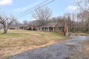 1034 Pine Knolls Rd, Kernersville, NC 27284 - Photo 3