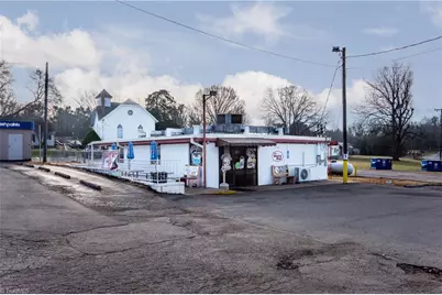 9140 Nc Highway 90 E, Stony Point, NC 28678 - Photo 9