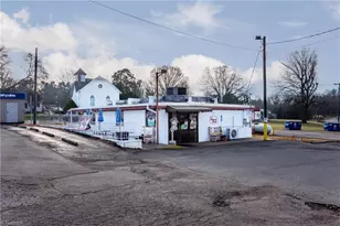 9140 Nc Hwy 90 E, Stony Point, NC 28678 - Photo 9