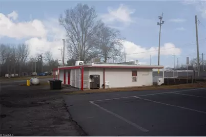 9140 Nc Highway 90 E, Stony Point, NC 28678 - Photo 15