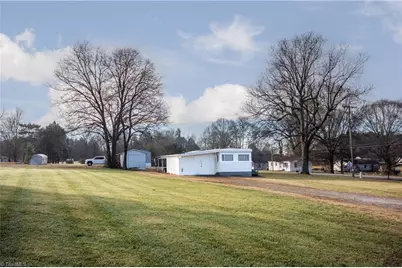 9140 Nc Highway 90 E, Stony Point, NC 28678 - Photo 21