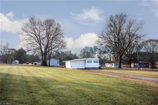 9140 Nc Hwy 90 E, Stony Point, NC 28678 - Photo 21