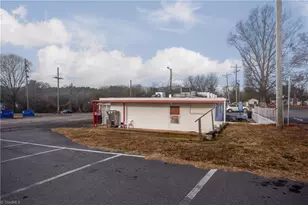 9140 Nc Hwy 90 E, Stony Point, NC 28678 - Photo 13