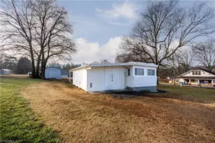 9140 Nc Hwy 90 E, Stony Point, NC 28678 - Photo 19