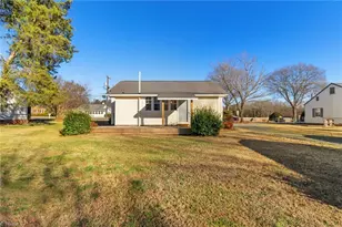 2722 Darrow Rd, Walkertown, NC 27051 - Photo 33