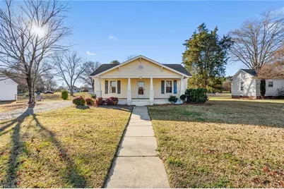 2722 Darrow Road, Walkertown, NC 27051 - Photo 3