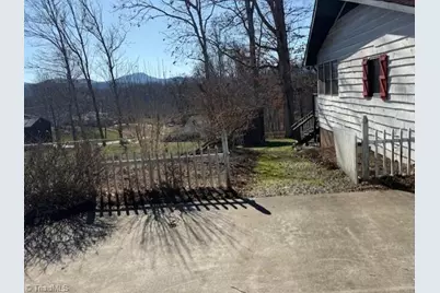 344 Knollwood Drive, Wilkesboro, NC 28697 - Photo 23