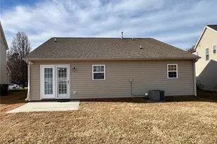 1528 Hamilton Hills Dr, Greensboro, NC 27406 - Photo 13