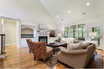 19 Middlefield Court, Greensboro, NC 27455 - Photo 9