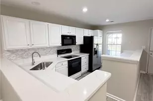 6306 Double Eagle Dr, Whitsett, NC 27377 - Photo 5