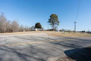 103 Simmons Farm Ln, Ararat, NC 27007 - Photo 39