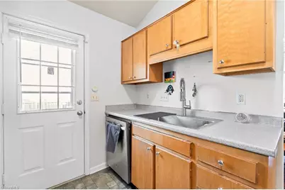 809 Banner Oak Court, Greensboro, NC 27406 - Photo 9