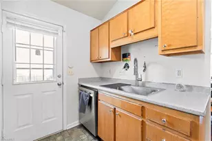 809 Banner Oak Ct, Greensboro, NC 27406 - Photo 9