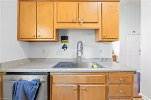 809 Banner Oak Ct, Greensboro, NC 27406 - Photo 11