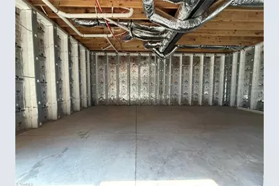 812 W Main Street, Pilot Mountain, NC 27041 - Photo 27