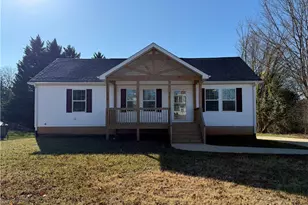 812 W Main St, Pilot Mountain, NC 27041 - Photo 1