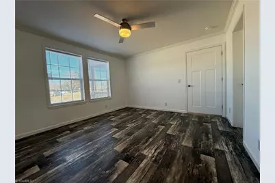 812 W Main Street, Pilot Mountain, NC 27041 - Photo 11