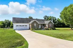 109 Marbrook Dr, Mocksville, NC 27028 - Photo 3