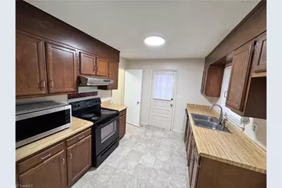 717 Belmont Drive, High Point, NC 27263 - Photo 5