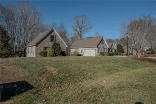8475 Hunting Ct, Stokesdale, NC 27357 - Photo 3