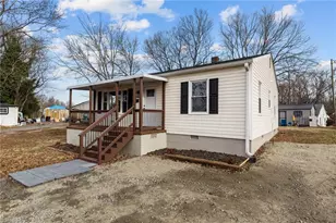 112 Holman St, Mocksville, NC 27028 - Photo 3