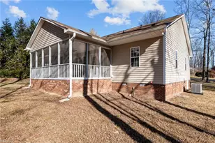 2310 Rothwood Acres Rd, Greensboro, NC 27406 - Photo 35