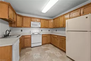 2310 Rothwood Acres Rd, Greensboro, NC 27406 - Photo 21