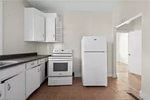 421 Vine St, Eden, NC 27288 - Photo 11