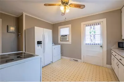 2660 W Pine Street, Mount Airy, NC 27030 - Photo 9