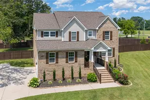 3082 Cascade Dr, Burlington, NC 27216 - Photo 3