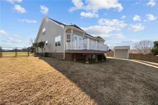 601 Grandview Dr, Graham, NC 27253 - Photo 25