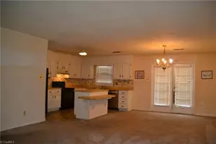 2400 Cottage Pl, Greensboro, NC 27455 - Photo 3