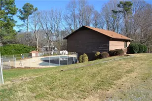 2400 Cottage Pl, Greensboro, NC 27455 - Photo 17