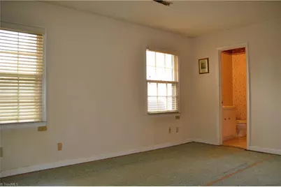 2400 Cottage Place, Greensboro, NC 27455 - Photo 7