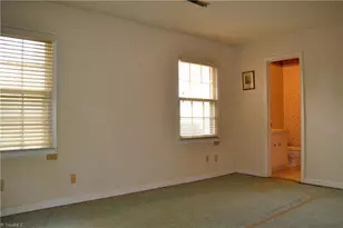 2400 Cottage Pl, Greensboro, NC 27455 - Photo 7