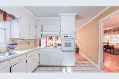 5509 Fallingbrooks Drive, Greensboro, NC 27407 - Photo 17