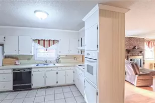 5509 Fallingbrooks Dr, Greensboro, NC 27407 - Photo 23