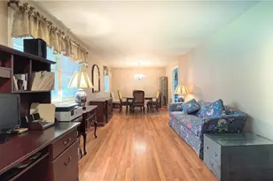 5509 Fallingbrooks Dr, Greensboro, NC 27407 - Photo 9