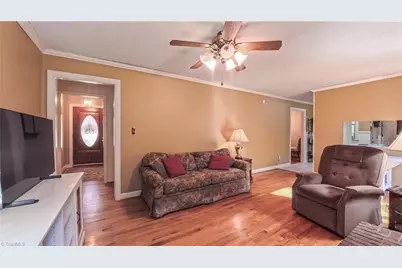 5509 Fallingbrooks Drive, Greensboro, NC 27407 - Photo 27