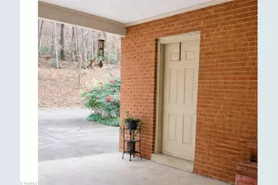 5509 Fallingbrooks Drive, Greensboro, NC 27407 - Photo 5