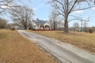 1820 S Park Dr, Reidsville, NC 27320 - Photo 5