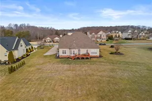 8082 Chilcutt Dr, Browns Summit, NC 27214 - Photo 5
