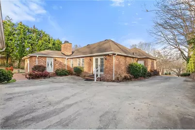 471 W Hunting Ridge Drive, Thomasville, NC 27360 - Photo 9