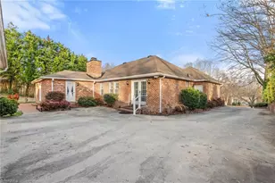 471 W Hunting Ridge Dr, Thomasville, NC 27360 - Photo 9