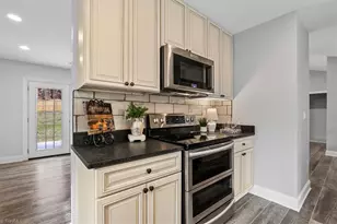 6320 Cardinal Wood Dr, Greensboro, NC 27410 - Photo 19