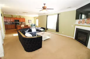 709 Spinning Wheel Point, High Point, NC 27265 - Photo 3