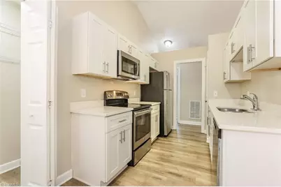 1107 Foxhaven Drive, Greensboro, NC 27455 - Photo 9